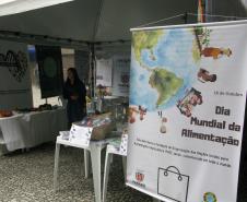 Evento do Dia Mundial da Alimentação foi realizado no Calçadão da Rua XV de Novembro, em Curitiba.