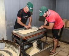Produção de açucar mascavo e de melado de açúcar mascavo de cana-de-açúcar produzido pelo produtor Rafael Morgenstern em Capanema, no sudoeste do Paraná.  Capanema - 16/01/2020 
