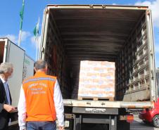 Servidores e parceiros do Sistema de Agricultura doam 11 toneladas de alimentos