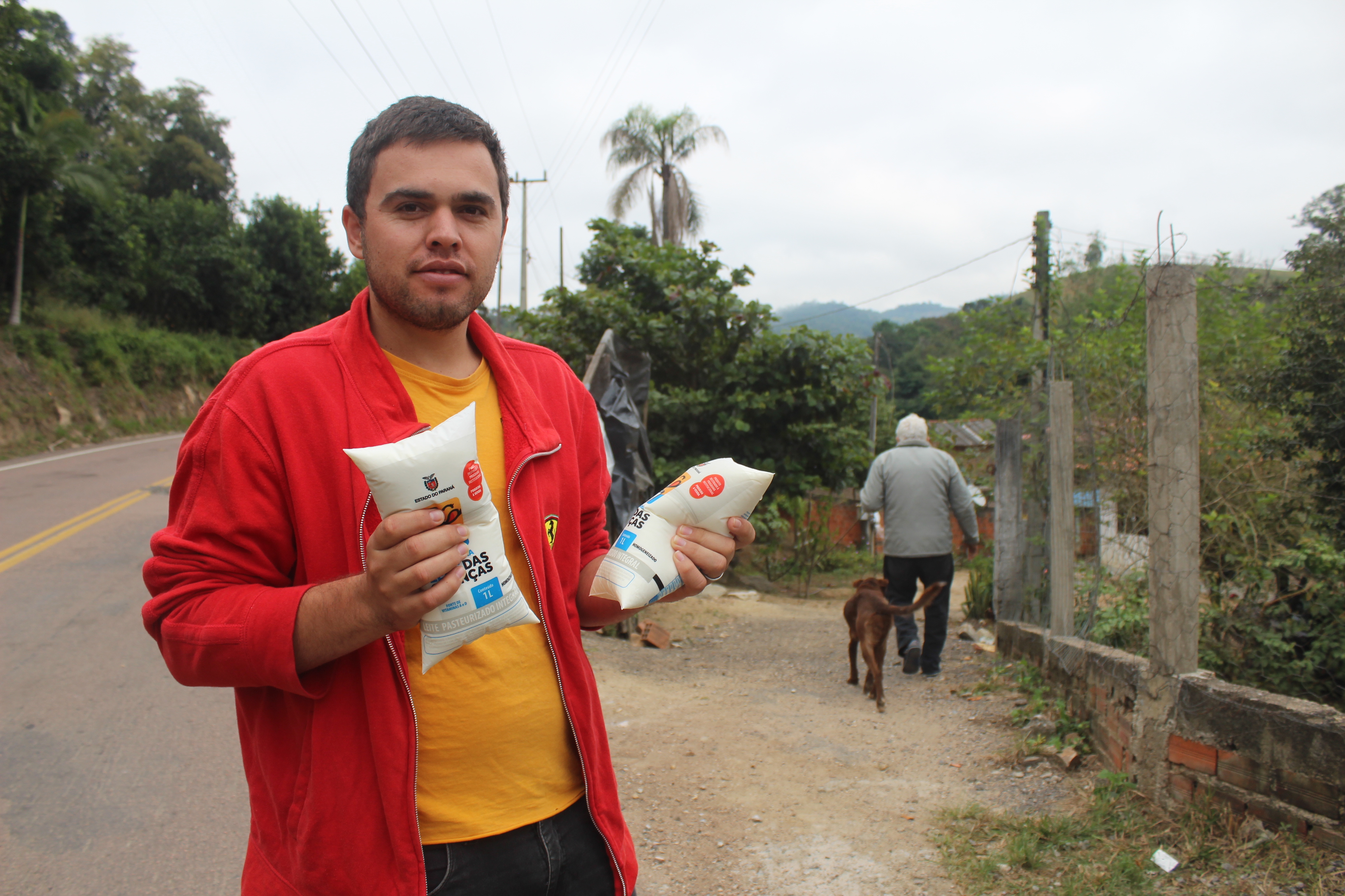Programa estadual de distribuição de leite leva segurança alimentar ao Vale do Ribeira