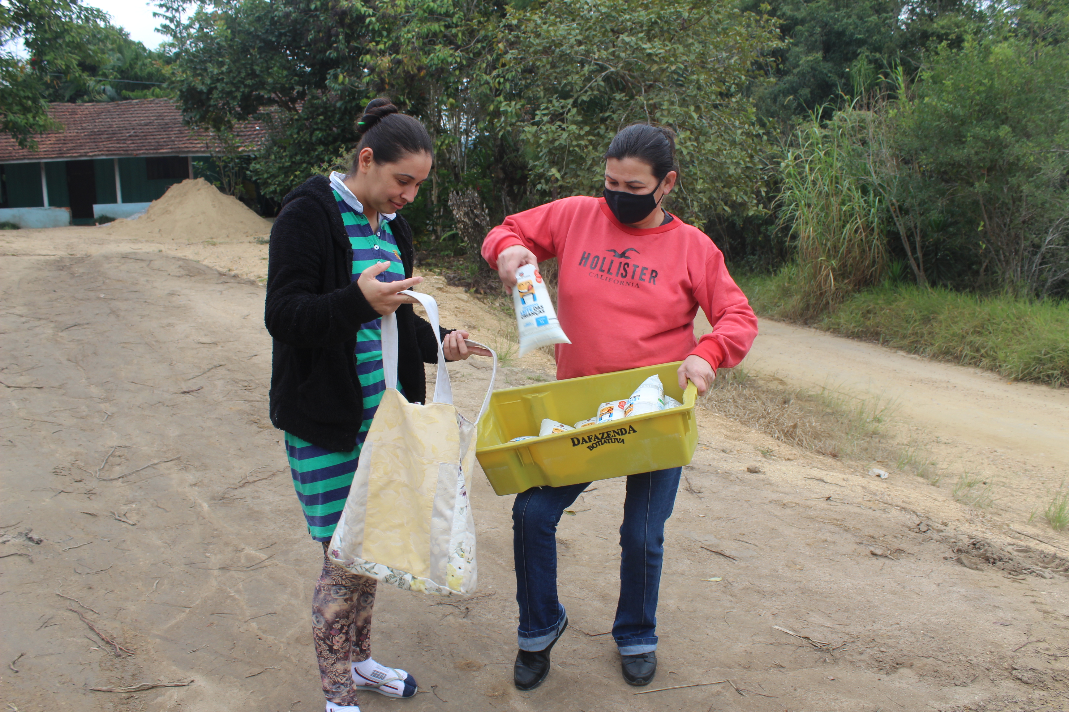 Programa estadual de distribuição de leite leva segurança alimentar ao Vale do Ribeira