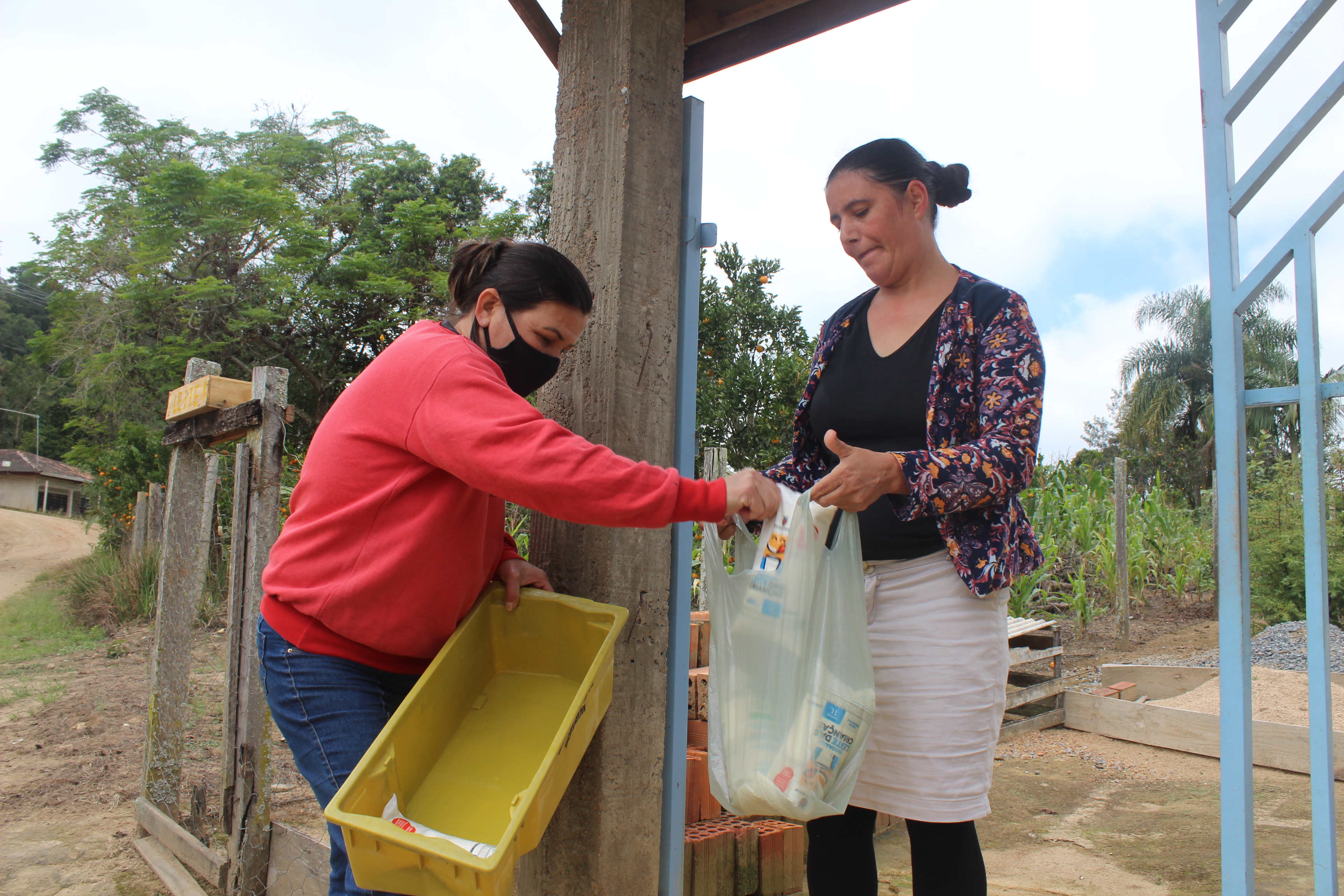 Programa estadual de distribuição de leite leva segurança alimentar ao Vale do Ribeira