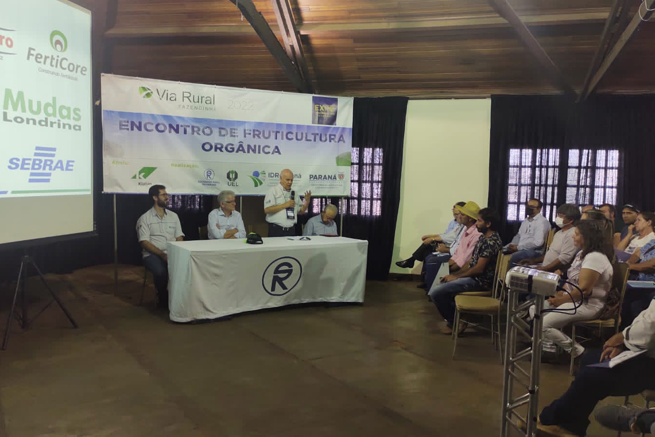 Estado estimula produção orgânica de frutas em encontro na ExpoLondrina