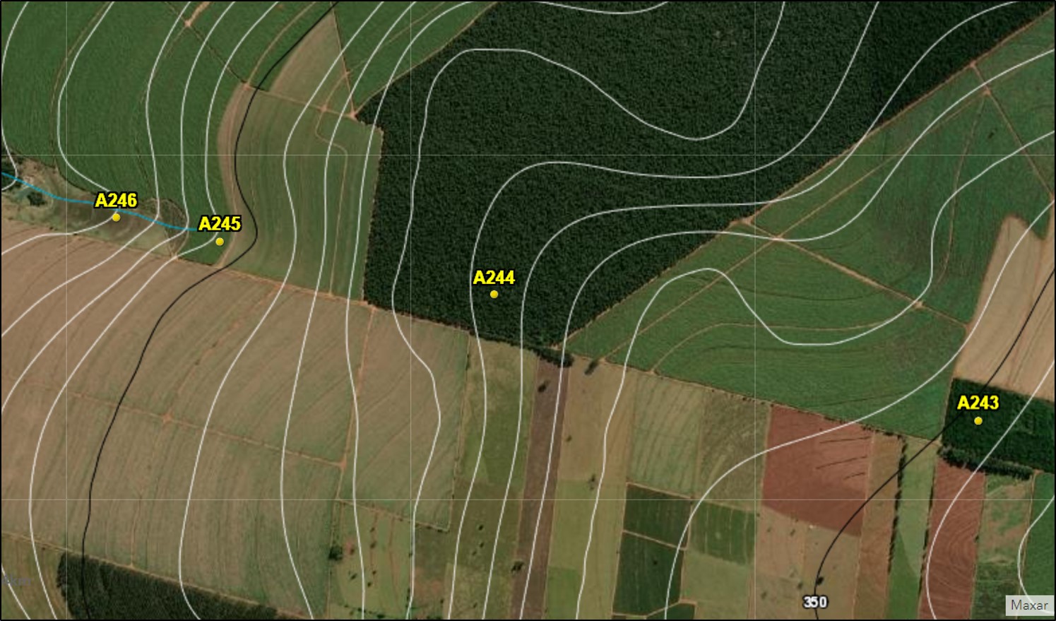 Figura 6 - Demarcação de pontos de amostragem de solos em pedossequência de nascente no município de Santa Isabel do Ivaí.