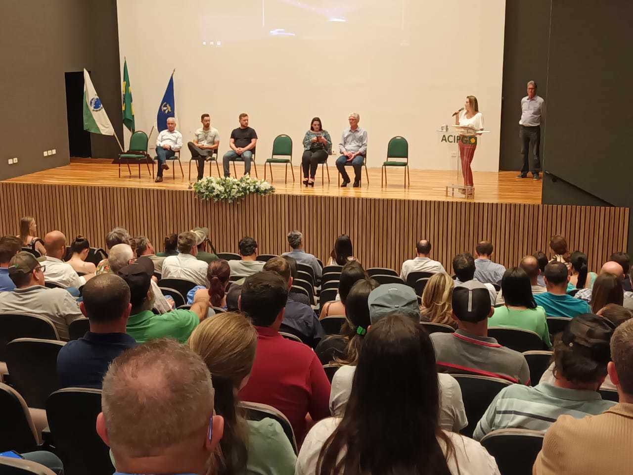 Estado reforça convite para municípios aderirem a sistema que elimina limites para venda de produtos agroindustrializados