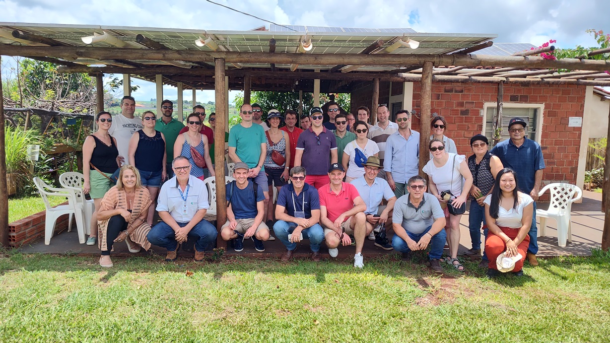 Turismo rural técnico-científico do Paraná atrai visitantes estrangeiros