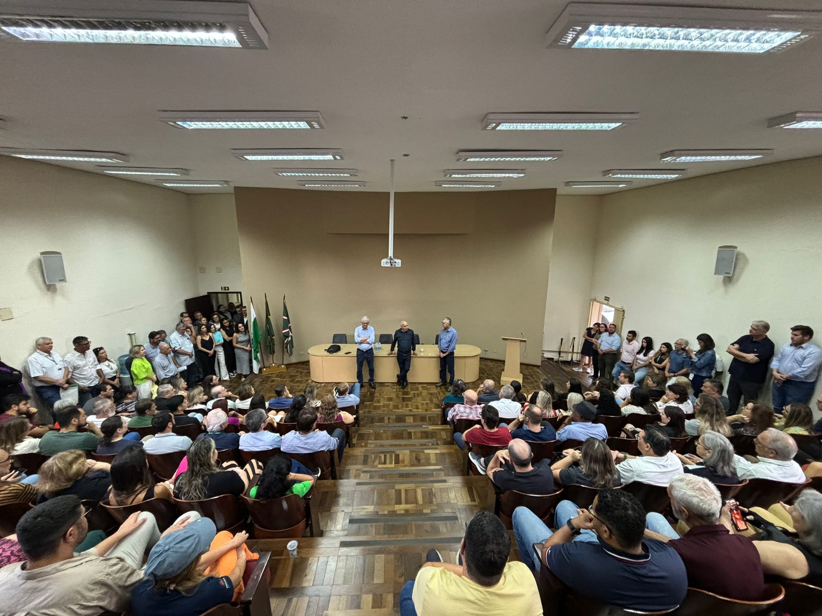 Encontro com servidores marca despedida de Ortigara e apresentação de Natalino de Souza como novo secretário