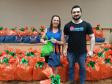 Trabalhadores terceirizados da Seab e Adapar recebem cestas de Natal