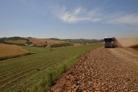 Serão adquiridos equipamentos e veículos beneficiando em torno de 13.400 agricultores. Governo do Estado dará contrapartida de R$ 7,2 milhões.
