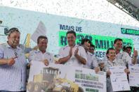 Estado anuncia R$ 38 milhões em máquinas para estradas rurais da região Centro-Sul