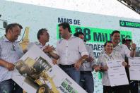 Estado anuncia R$ 38 milhões em máquinas para estradas rurais da região Centro-Sul