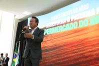 Ratinho Junior lança programas que levam energia mais potente e conectividade às propriedades rurais