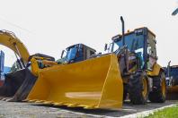 Governo do Estado entrega R$ 3,7 milhões em máquinas agrícolas para Matinhos