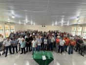 Governo do Paraná impulsiona bacia leiteira de Iretama com entrega de insumos e novas tecnologias