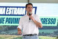 Ratinho Junior anuncia R$ 19,7 milhões para pavimentação rural em Ouro Verde do Oeste