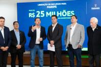 Ratinho Junior libera R$ 442 milhões para obras em 10 municípios do Paraná incluindo estradas rurais