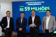 Ratinho Junior libera R$ 442 milhões para obras em 10 municípios do Paraná incluindo estradas rurais