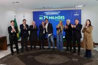 Ratinho Junior confirma R$ 741 milhões para infraestrutura urbana e rural de 12 municípios