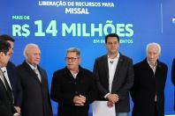 Ratinho Junior confirma R$ 741 milhões para infraestrutura urbana e rural de 12 municípios