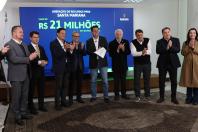 Ratinho Junior confirma R$ 741 milhões para infraestrutura urbana e rural de 12 municípios