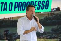 Ratinho Junior anuncia R$ 19,7 milhões para pavimentação rural em Ouro Verde do Oeste