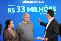  Ratinho Junior confirma mais de R$ 453 milhões para obras em 11 municípios 