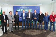 Ratinho Junior confirma quase R$ 890 milhões para obras e investimentos em 12 municípios