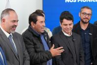 Ratinho Junior confirma quase R$ 890 milhões para obras e investimentos em 12 municípios