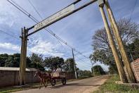 Em Cidade Gaúcha, Estado investe R$ 22,1 milhões para pavimentar maior vila rural do Paraná