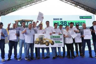 Estado anuncia R$ 38 milhões em máquinas para estradas rurais da região Centro-Sul