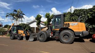 Secretário da Agricultura entrega novos maquinários para três municípios da região Oeste do Paraná 