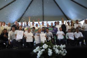  Ratinho Junior libera R$ 264 milhões para novo maquinário e estradas rurais da região de Umuarama 