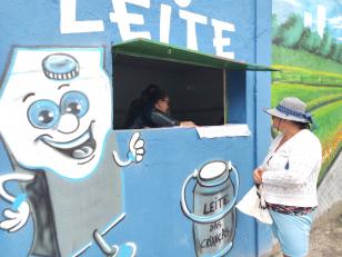  Programa de distribuição de leite do Paraná completa 23 anos no combate à desnutrição infantil 