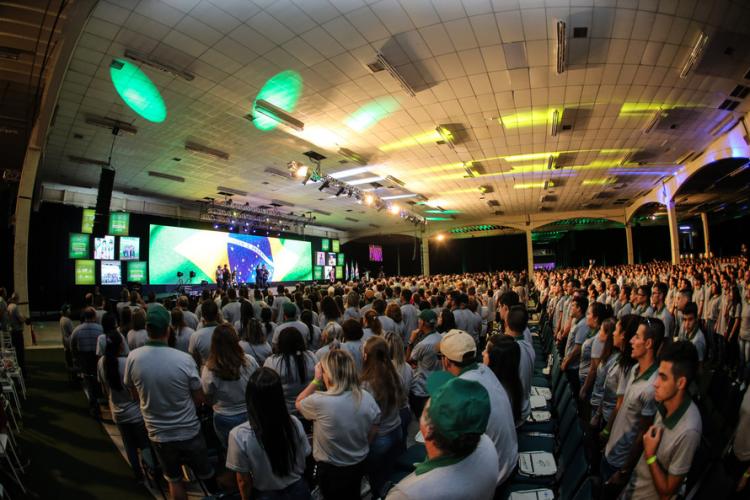 Encontro organizado pelo Sistema Faep/Senar destacou a modernização energética na área rural e na suspensão da vacinação contra a aftosa do rebanho paranaense como apostas do Estado para o desenvolvimento do setor.