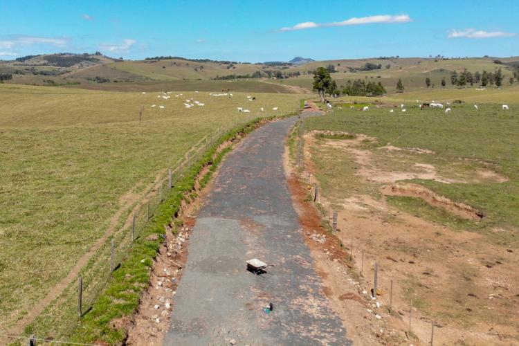 Pavimentação poliédrica em paralelepipedo rodovia oscar fogaça leite em ribeirao claro.