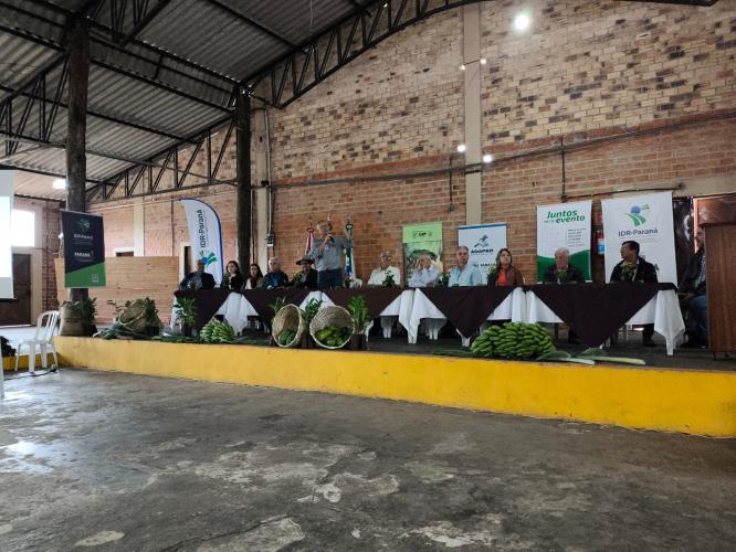 Regularização e aprimoramento de agroindústrias familiares são discutidos no Norte Pioneiro