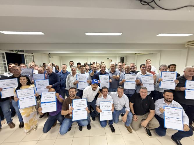 Secretário da Agricultura participa de encontro com a Amunpar e destaca adesão total dos municípios a convênio