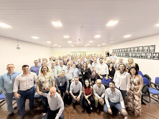 Seagri promove encontro em Cascavel para fortalecer a integração do sistema agropecuário paranaense