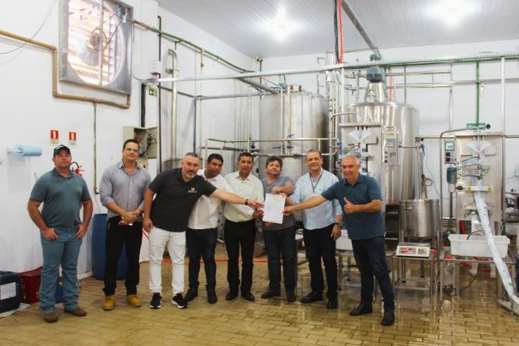 Seab reforça apoio aos produtores de leite com entrega de equipamentos na região da Amerios