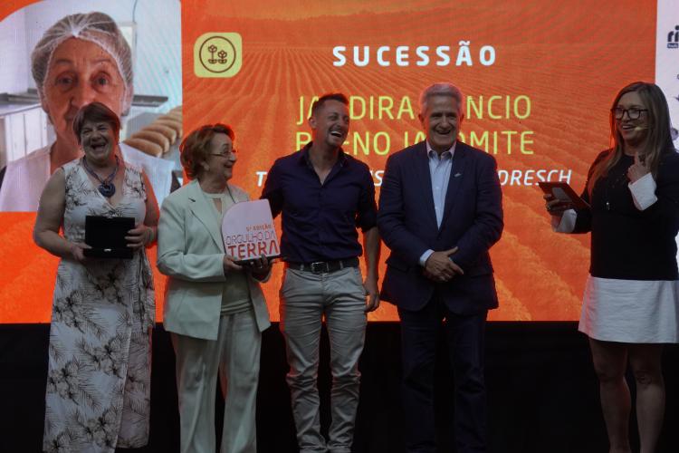 Histórias que inspiram: produtores rurais e extensionistas do IDR-Paraná recebem o Prêmio Orgulho da Terra 2025