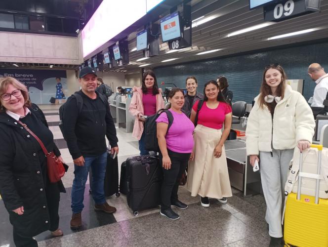 Sericicultoras premiadas pelo Governo do Paraná embarcam para a França