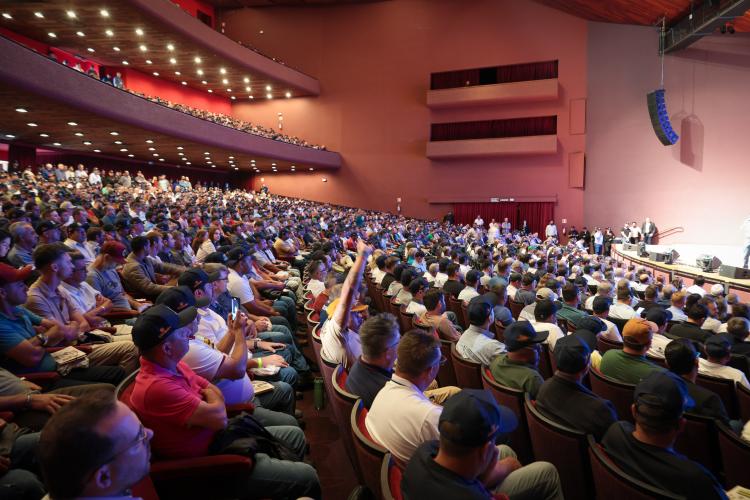 Prefeitos agradecem investimentos que fortalecem trafegabilidade nas estradas rurais e beneficiam agricultores familiares