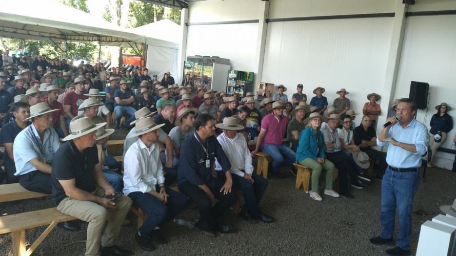 Paraná cresce com sustentabilidade e cooperação, destaca secretário em evento da Coasul