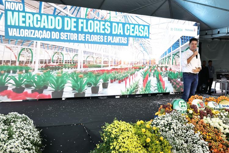 Ratinho Junior assina ordem de serviço do novo Mercado de Flores da Ceasa Curitiba