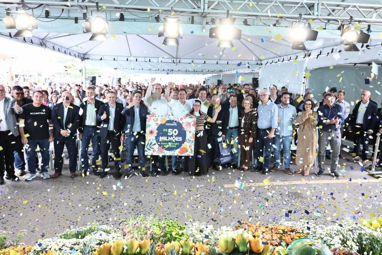 Ratinho Junior assina ordem de serviço do novo Mercado de Flores da Ceasa Curitiba