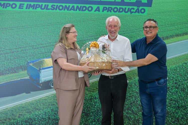 Estado libera R$ 49,9 milhões para pavimentar estradas rurais e ruas urbanas de Roncador