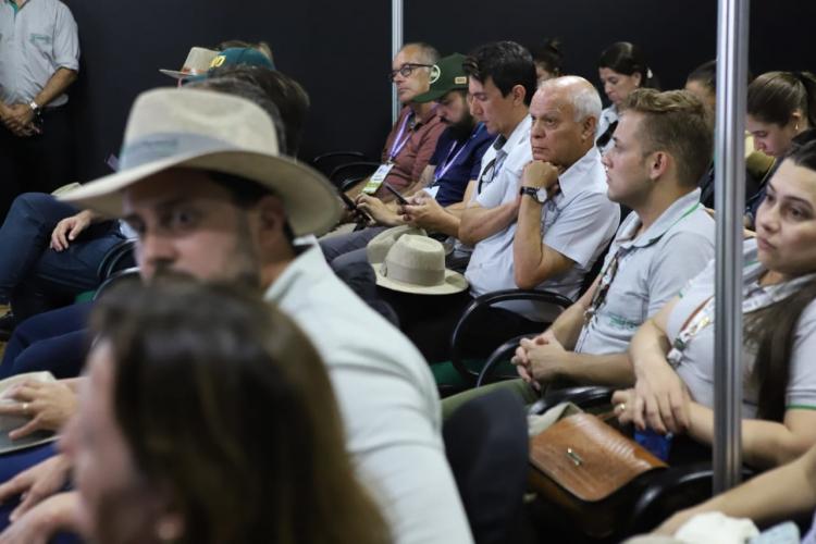 Paraná lança plataforma CigarrinhaWeb para reforçar combate à cigarrinha-do-milho no Show Rural