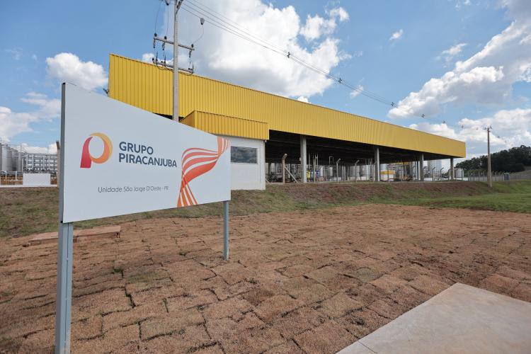 Paraná reforça industrialização do leite com uma das maiores fábricas de queijo do País