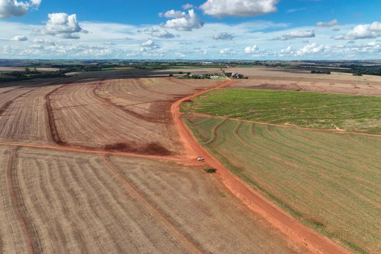 Estado investe R$ 67,6 milhões para melhoria da infraestrutura urbana e rural de Floraí