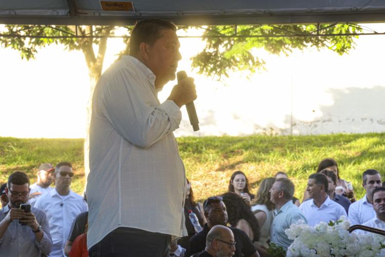 Ratinho Junior libera R$ 264 milhões para novo maquinário e estradas rurais da região de Umuarama